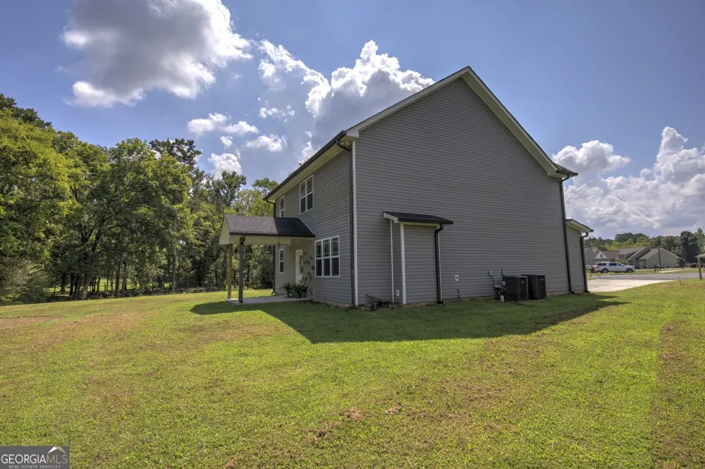 327 Larkspur DR SW Calhoun, GA 30701