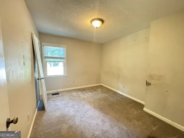 92 Fox DR Dallas, GA 30157