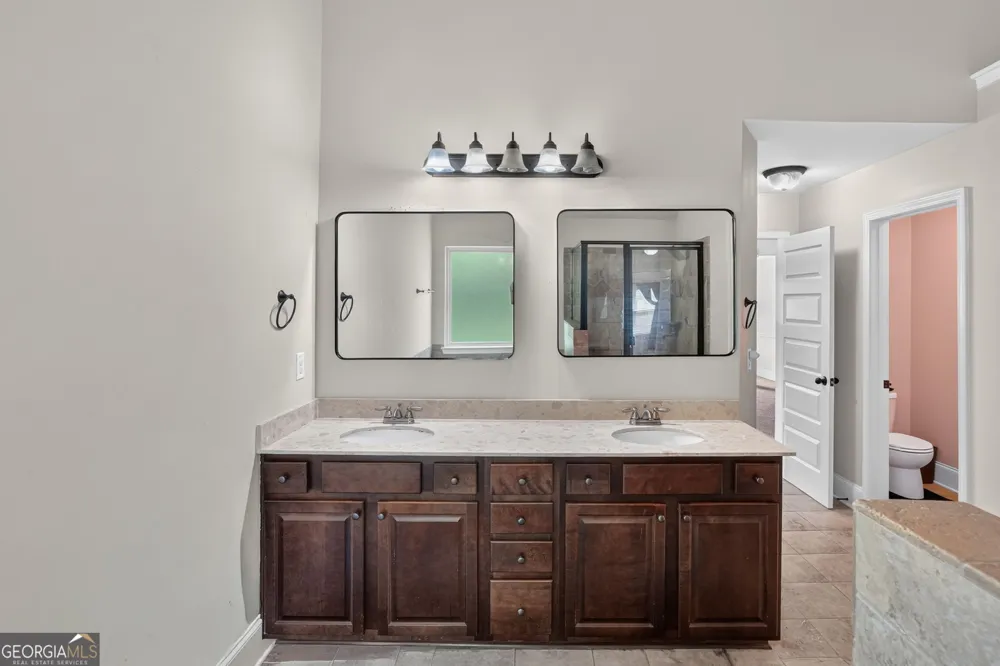 993 Bentley Estate DR Dacula, GA 30019