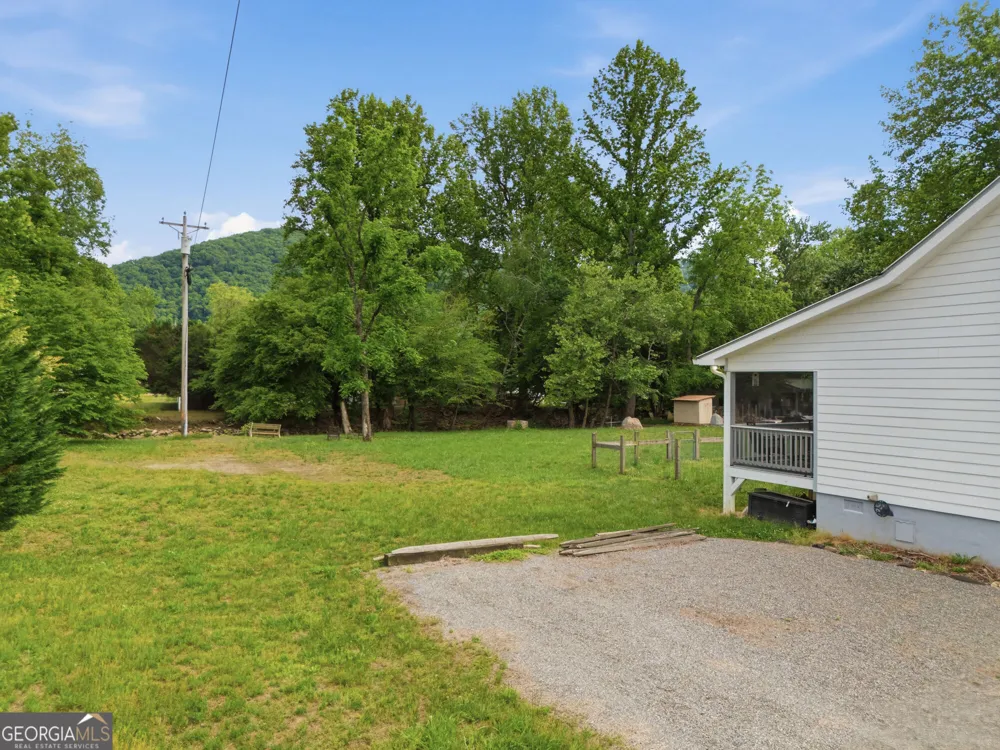 87 Laughing Waters Lane Hayesville, NC 28904