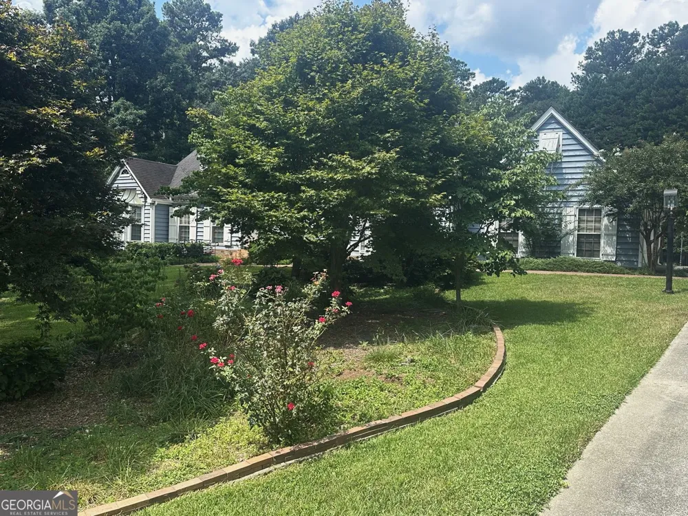 2473 Whispering Pines DR SW Grayson, GA 30017