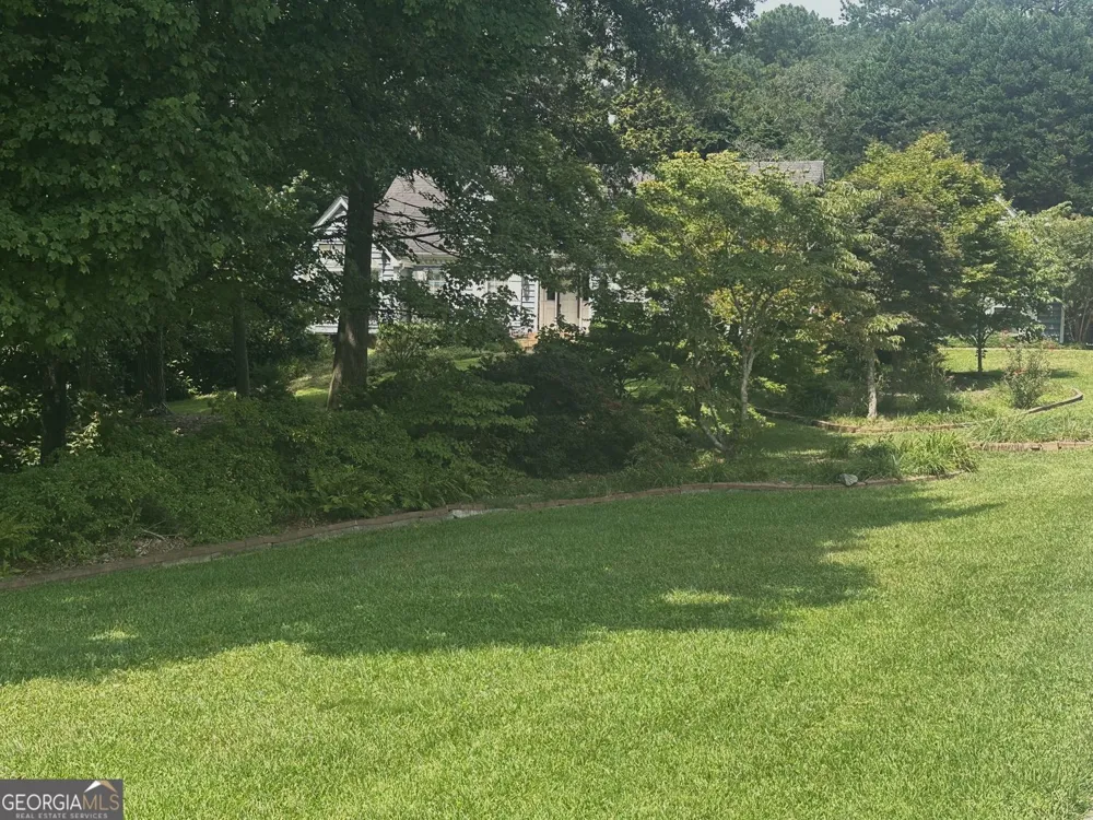 2473 Whispering Pines DR SW Grayson, GA 30017