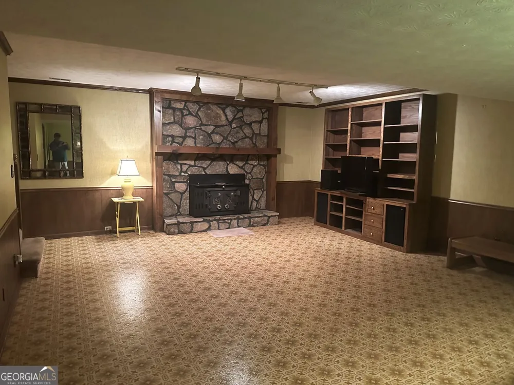 2473 Whispering Pines DR SW Grayson, GA 30017