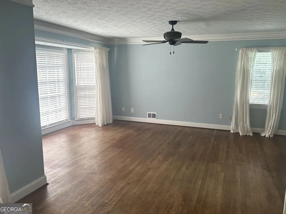 2473 Whispering Pines DR SW Grayson, GA 30017