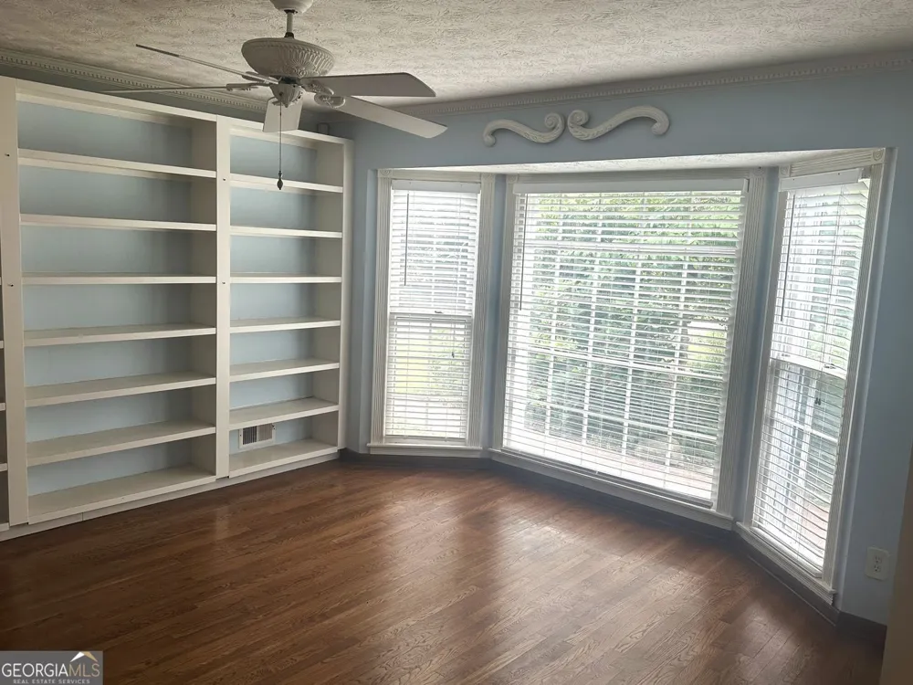 2473 Whispering Pines DR SW Grayson, GA 30017