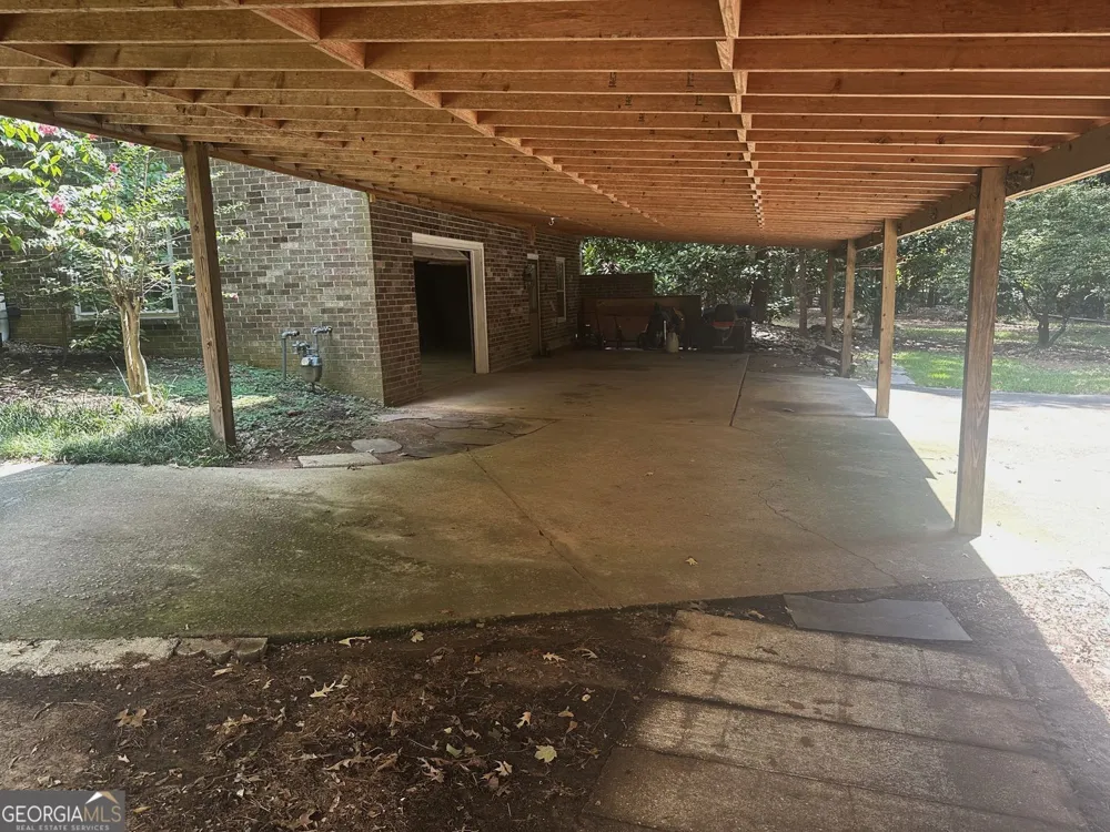 2473 Whispering Pines DR SW Grayson, GA 30017