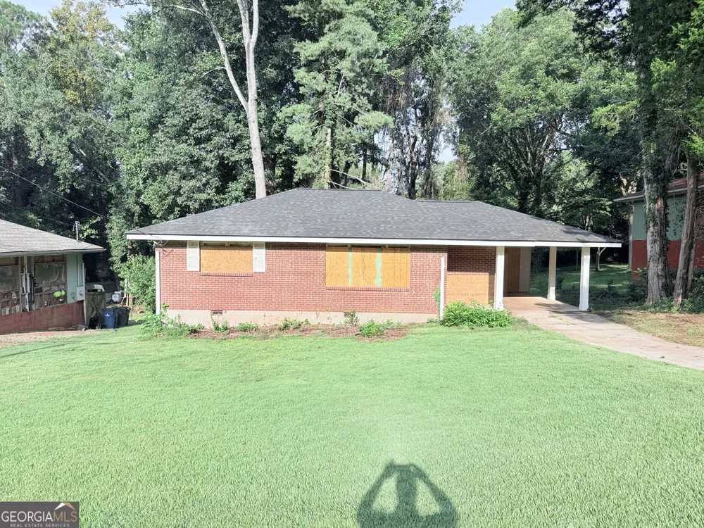 2879 Rockwood RD East Point, GA 30344