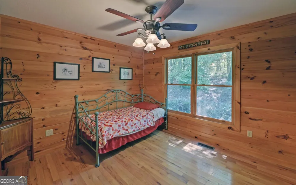 803 Brookhaven LN Blue Ridge, GA 30513
