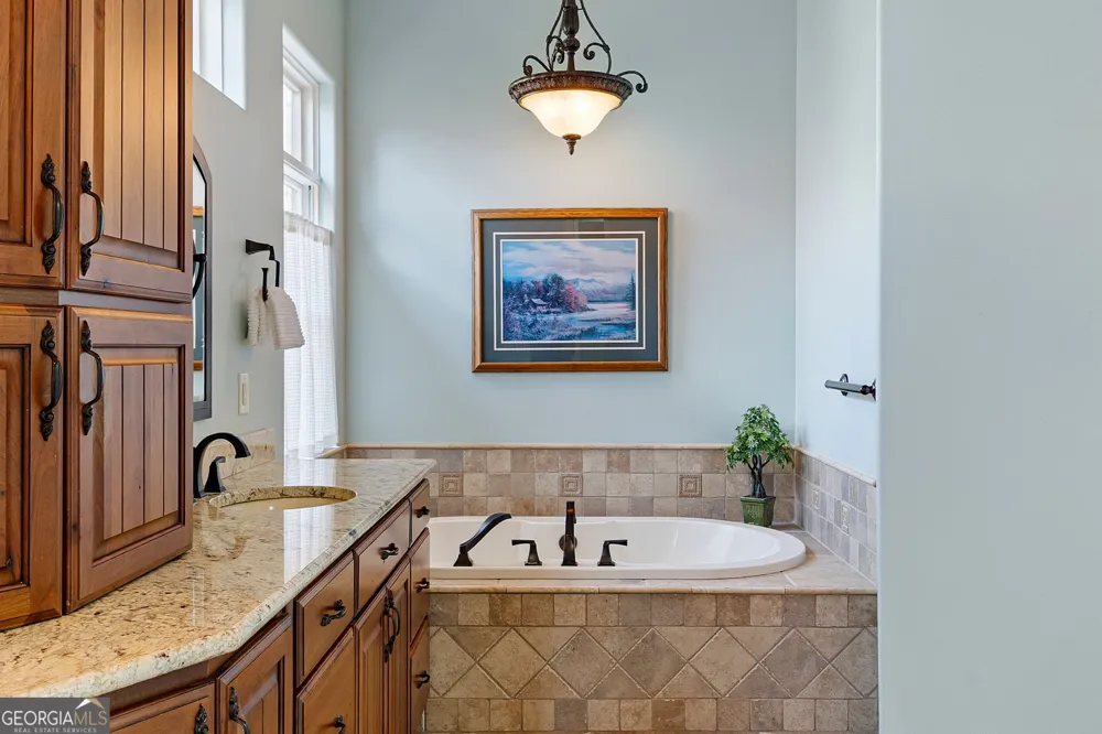 928 Black Bear TRL Jasper, GA 30143