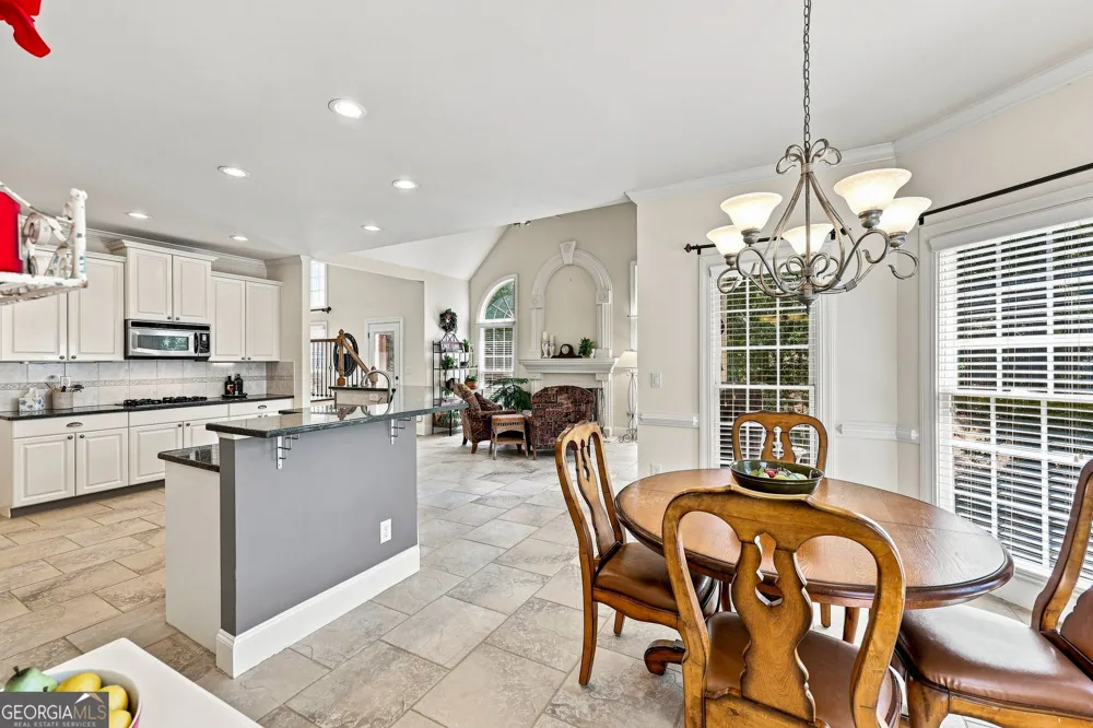 5359 Point South DR Gainesville, GA 30504