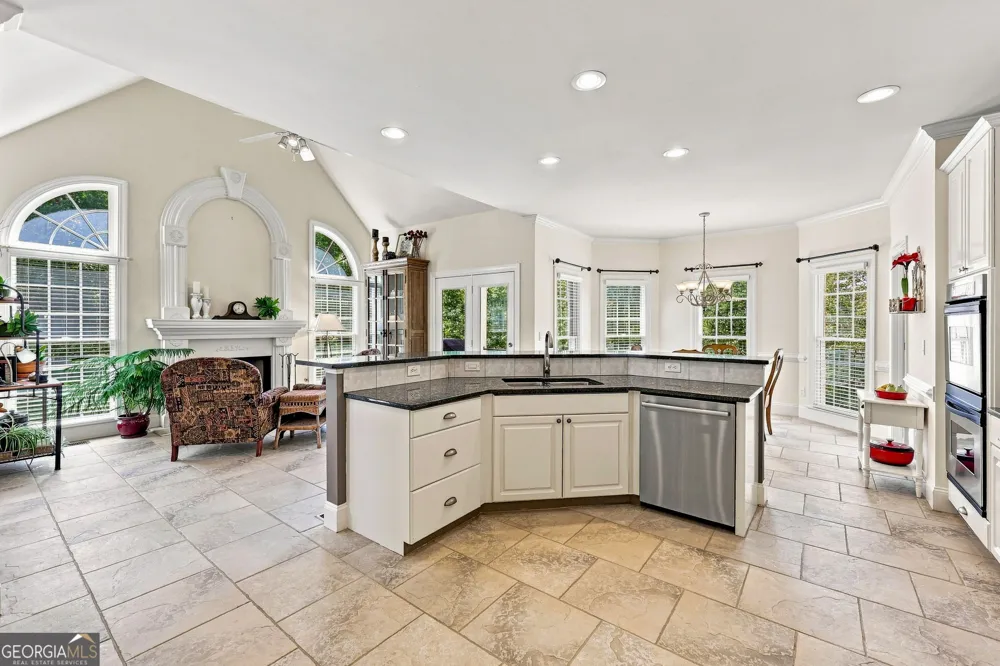 5359 Point South DR Gainesville, GA 30504