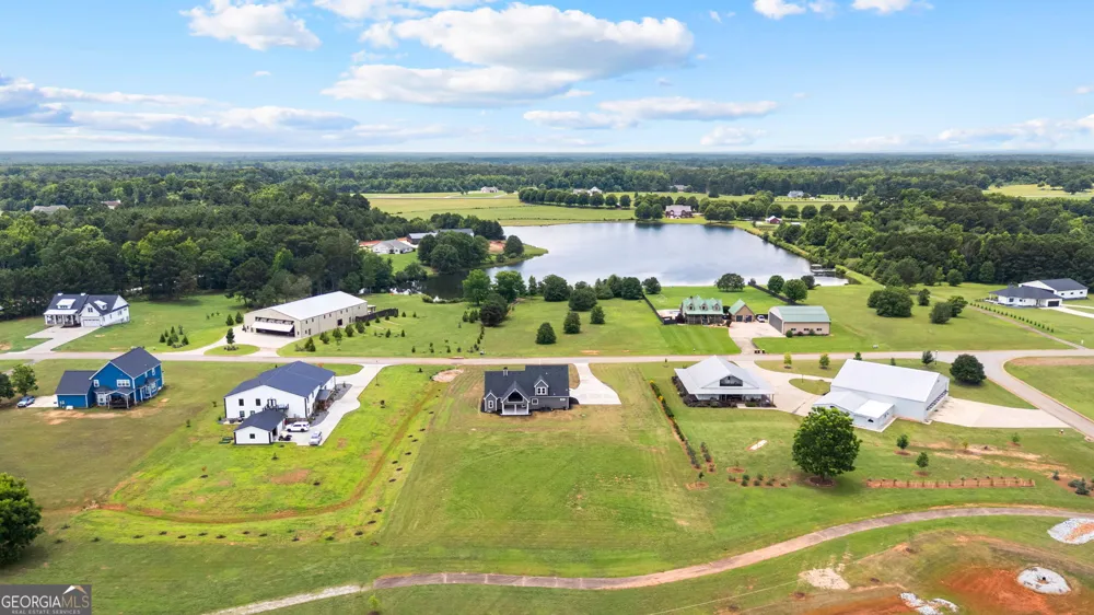 404 Whipple AVE Williamson, GA 30292