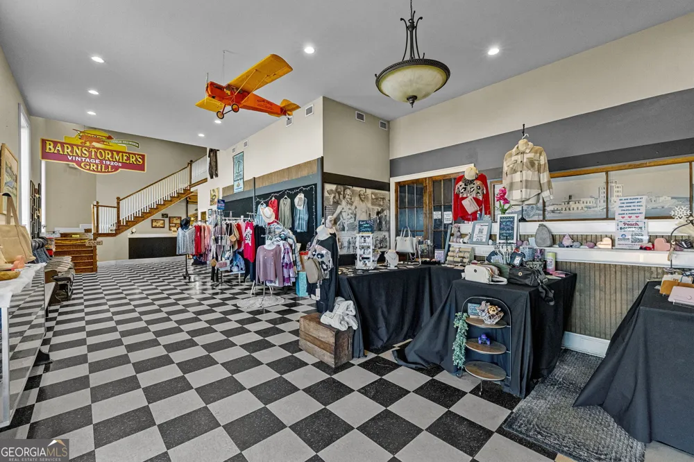 404 Whipple AVE Williamson, GA 30292
