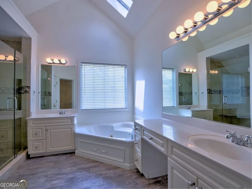 2818 Penncross DR SW Marietta, GA 30064