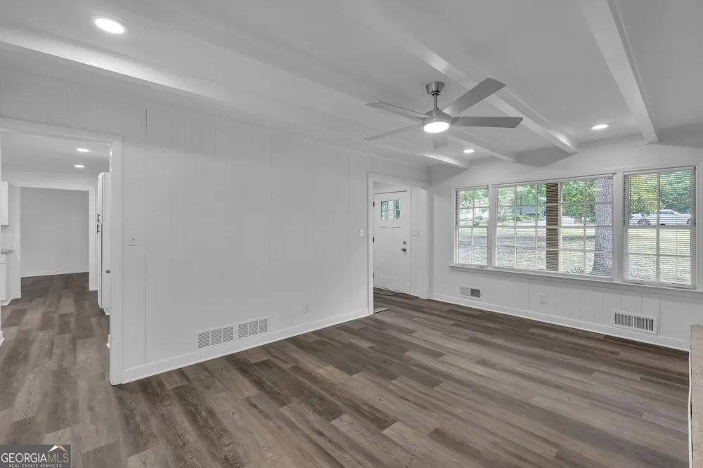 2541 Poplar ST Snellville, GA 30078