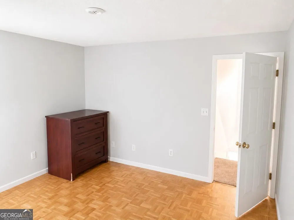 2667 Luke RD Ray City, GA 31645