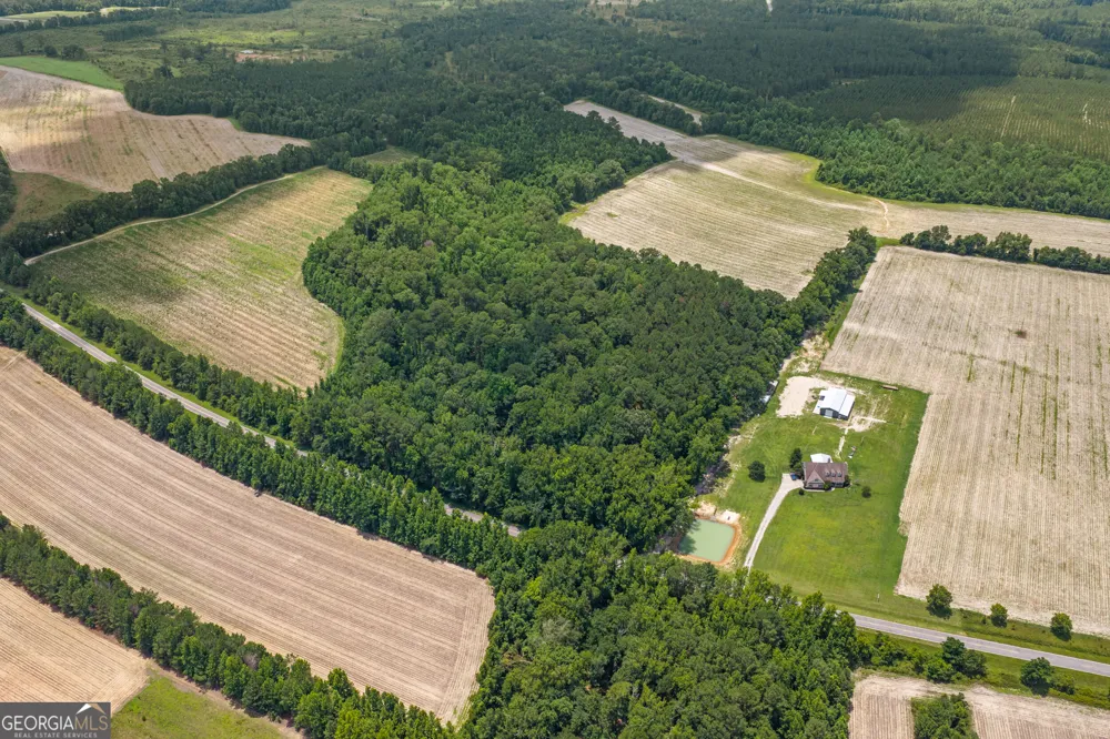 17384 Old River RD Garfield, GA 30425