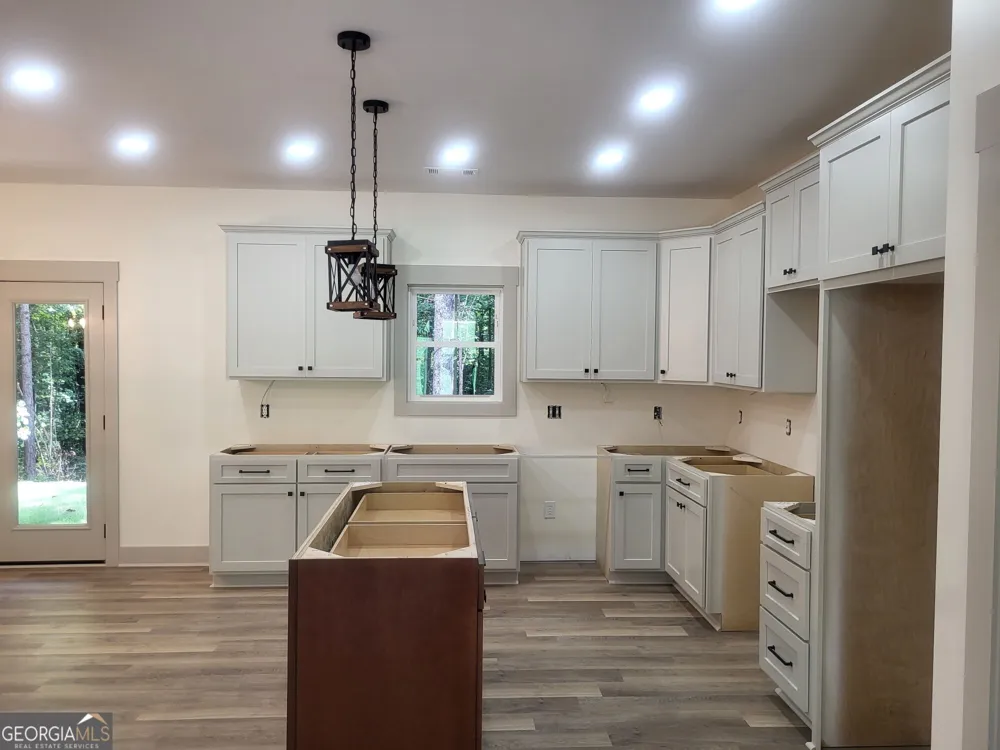 6491 13th CT SW Lanett, AL 36863