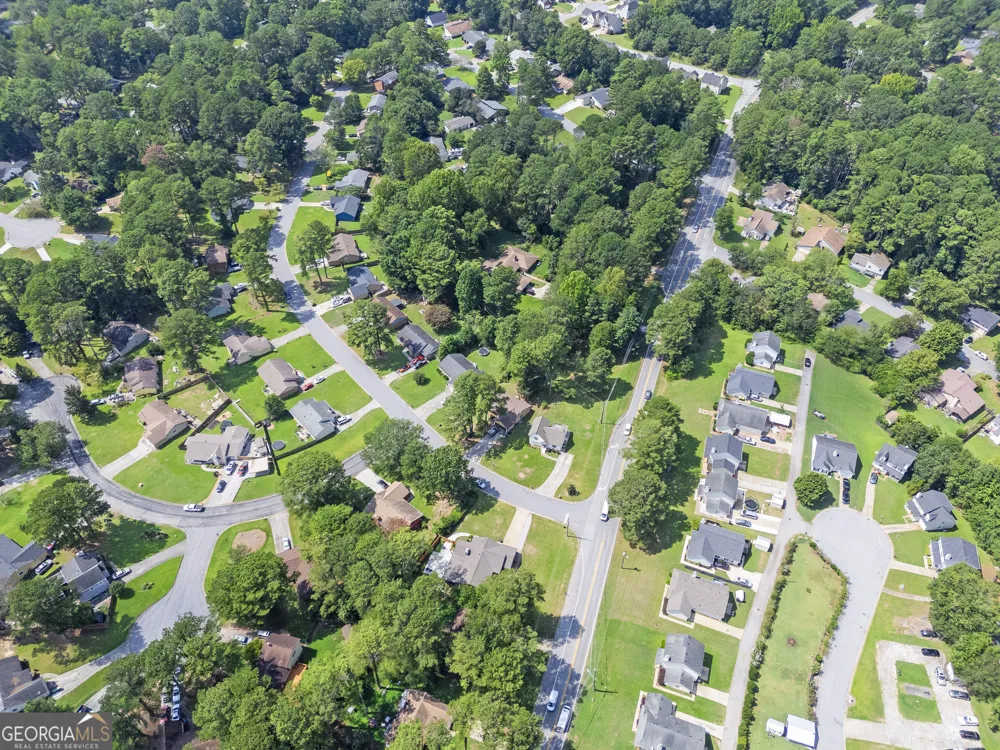 9386 Woodknoll LN Jonesboro, GA 30238