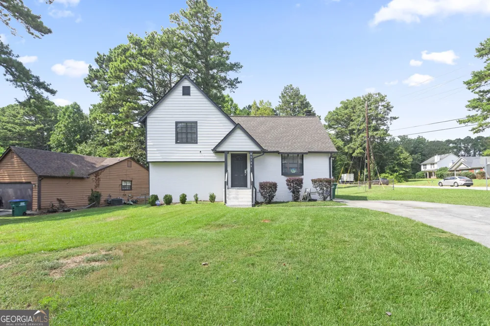 9386 Woodknoll LN Jonesboro, GA 30238