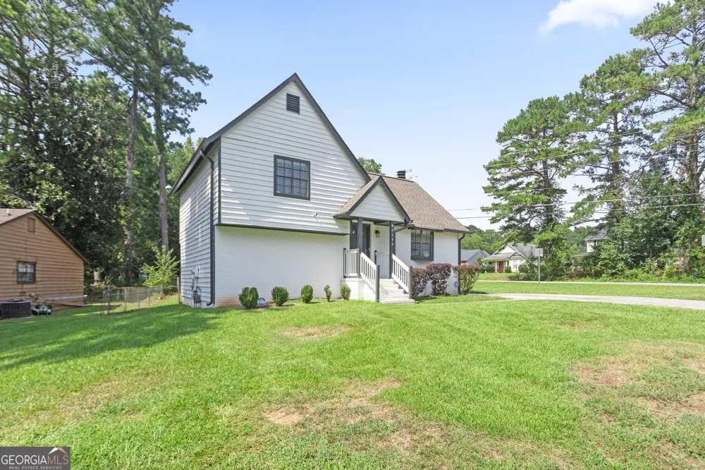 9386 Woodknoll LN Jonesboro, GA 30238