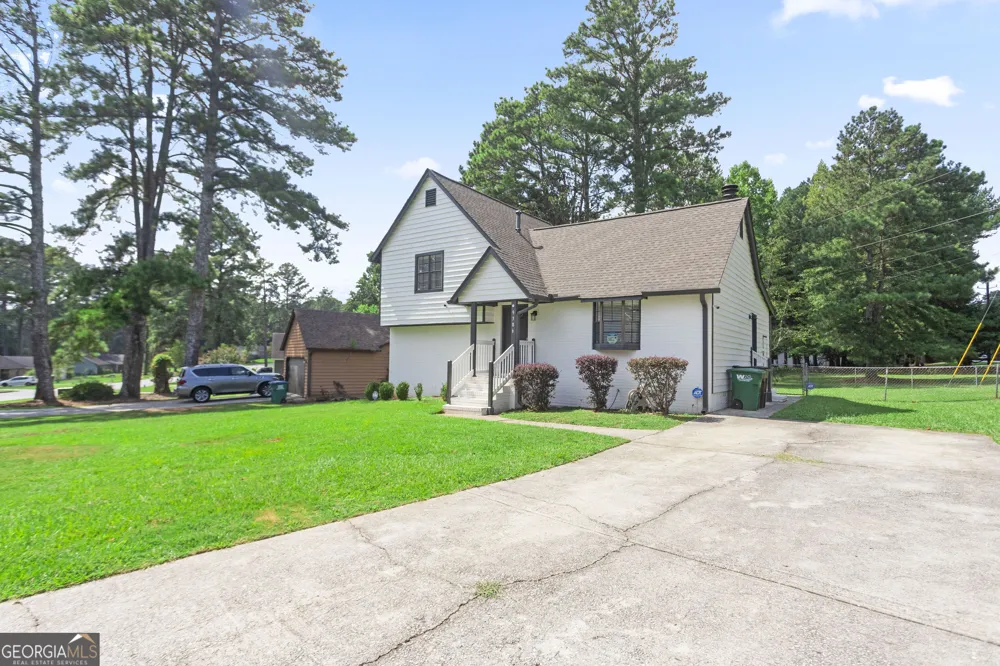 9386 Woodknoll LN Jonesboro, GA 30238
