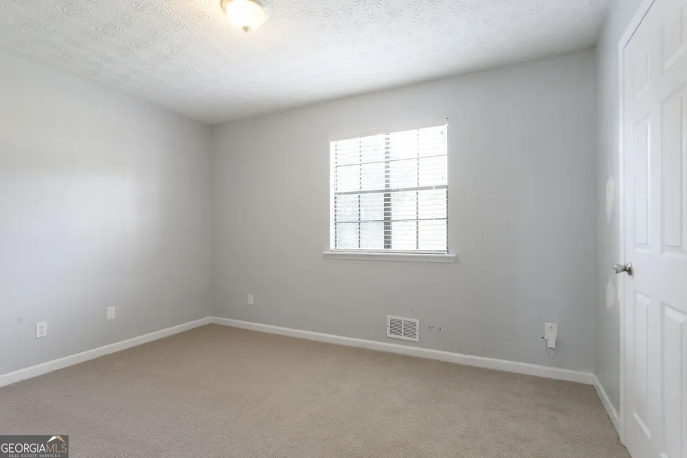 9386 Woodknoll LN Jonesboro, GA 30238