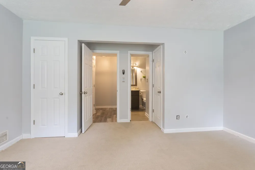 9386 Woodknoll LN Jonesboro, GA 30238