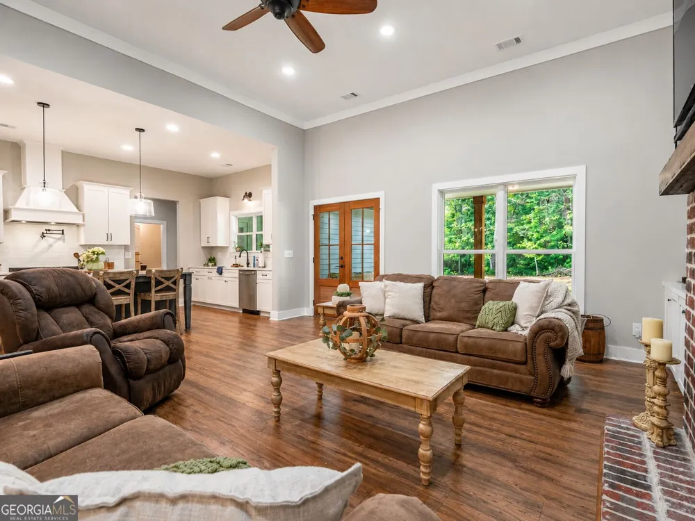 16 Stratford WAY Kingston, GA 30145