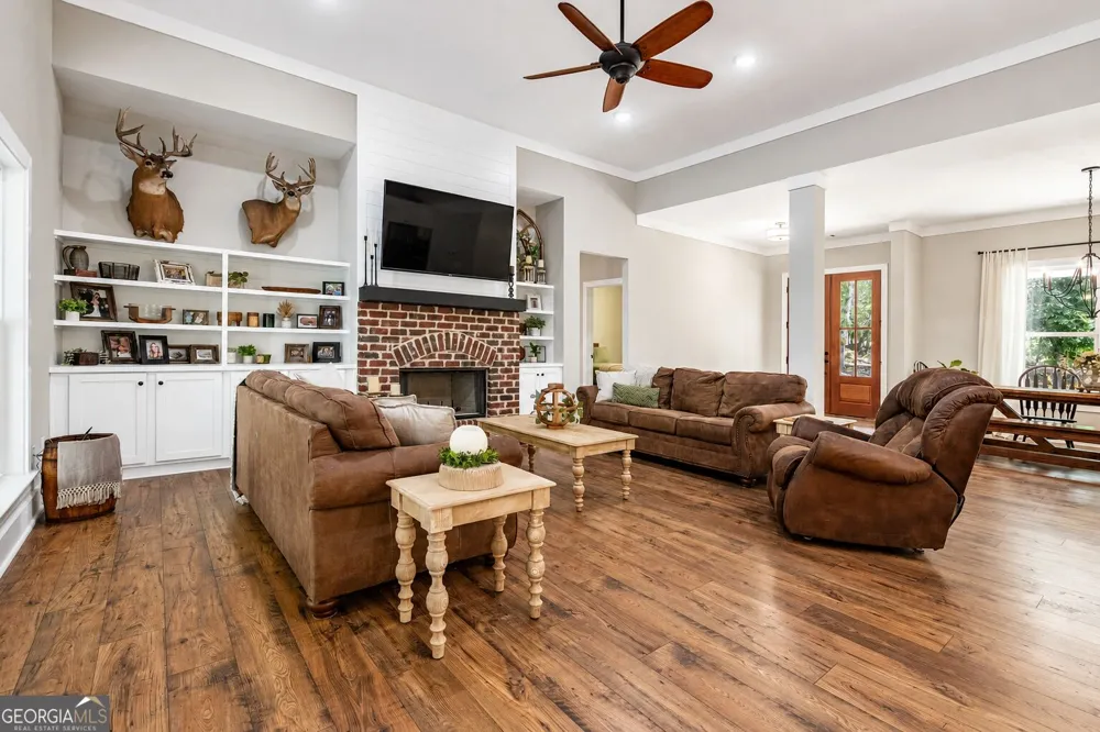 16 Stratford WAY Kingston, GA 30145