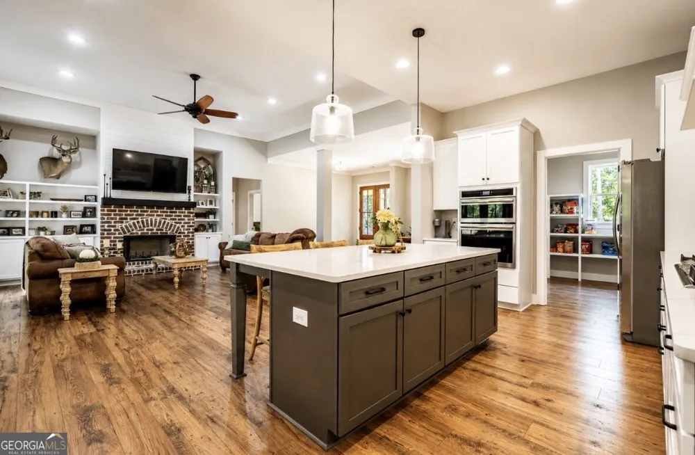16 Stratford WAY Kingston, GA 30145