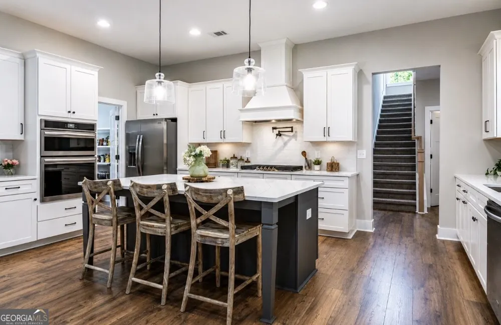 16 Stratford WAY Kingston, GA 30145
