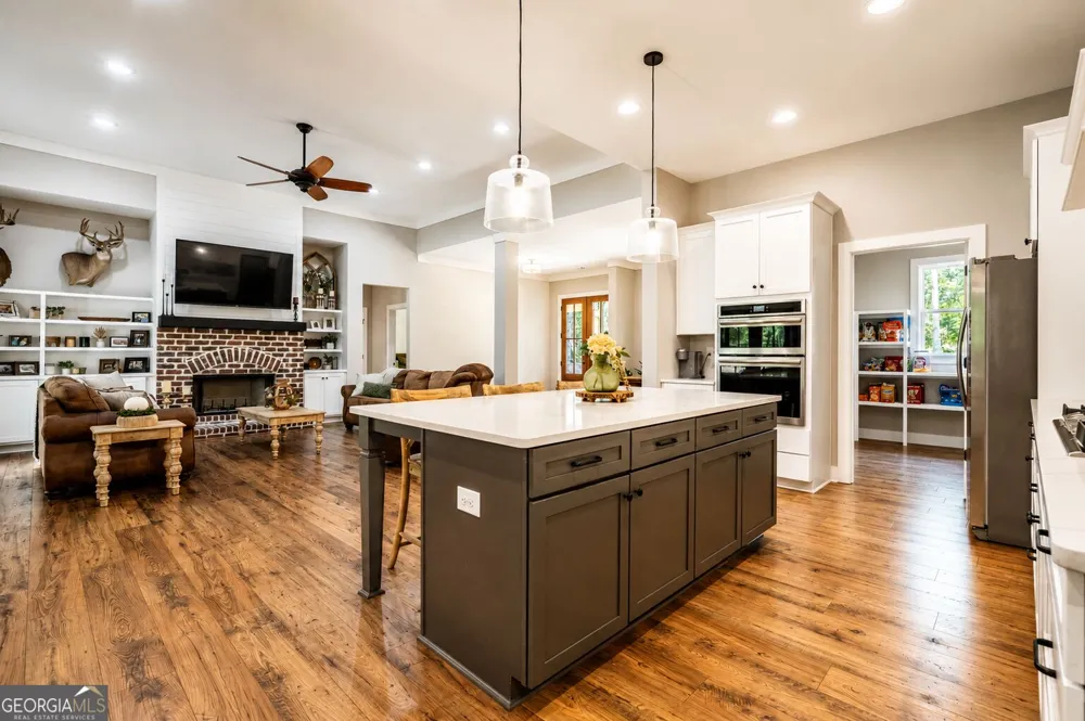 16 Stratford WAY Kingston, GA 30145
