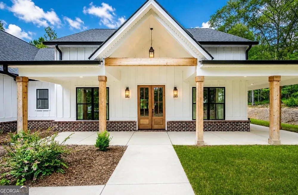 16 Stratford WAY Kingston, GA 30145