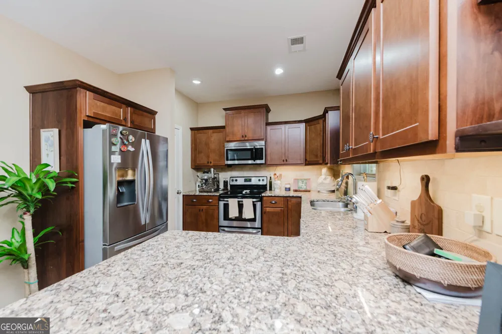 211 Wild Azalea DR Perry, GA 31069