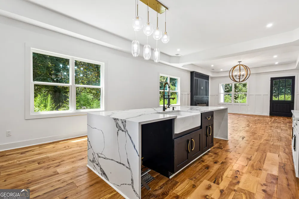 6465 Yacht Club RD Flowery Branch, GA 30542