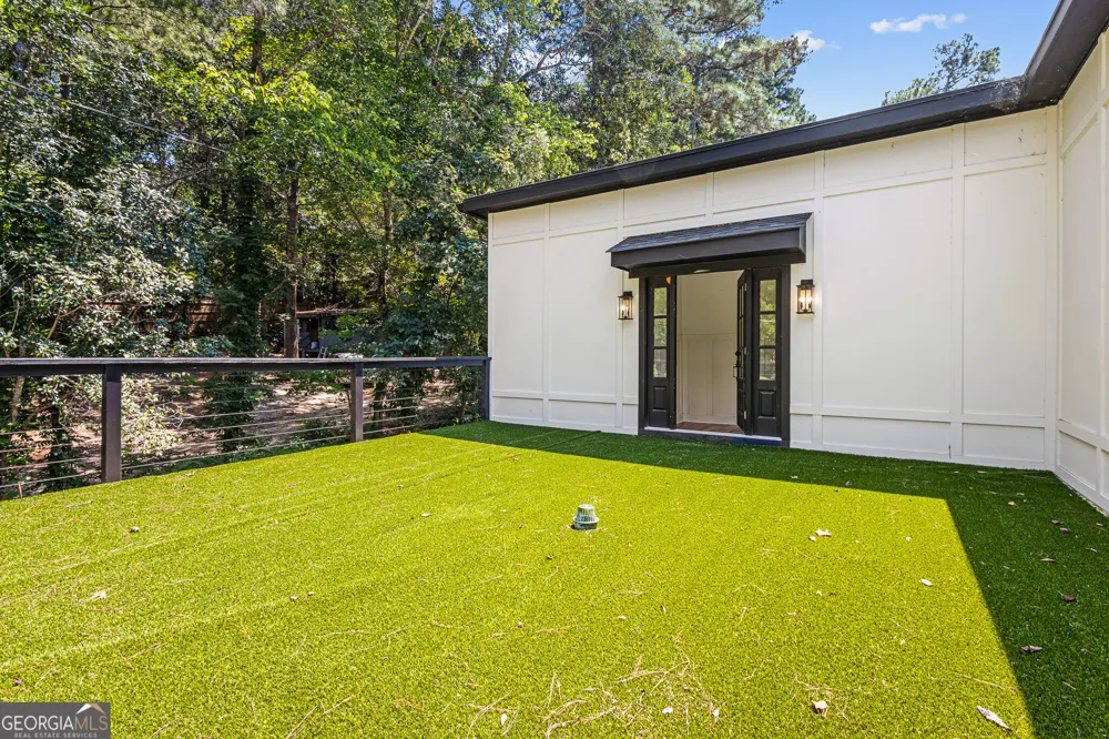 6465 Yacht Club RD Flowery Branch, GA 30542