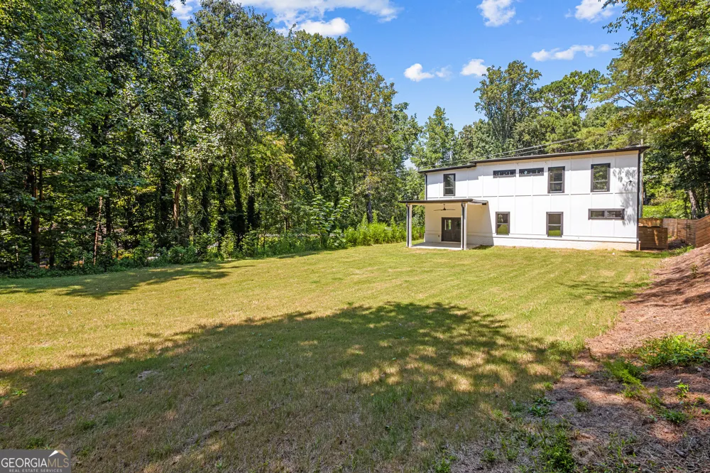 6465 Yacht Club RD Flowery Branch, GA 30542