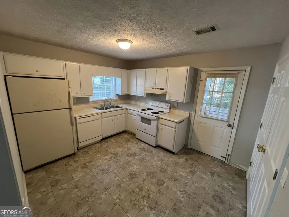 2735 Fairlane DR Cumming, GA 30041