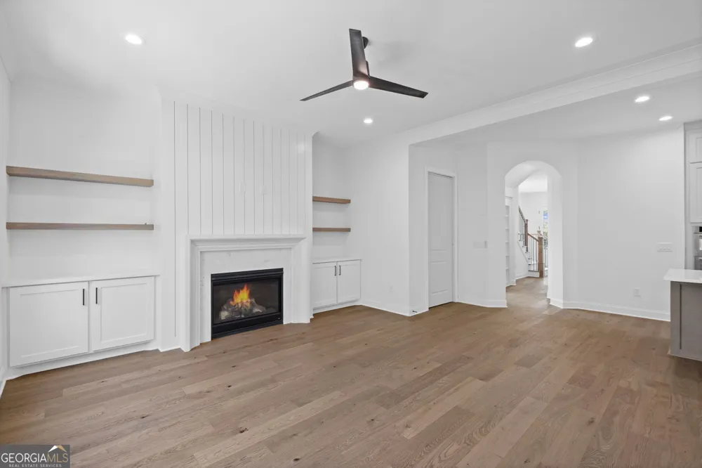 708 Woodlake CT Canton, GA 30114