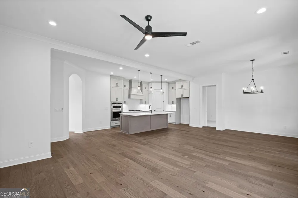 708 Woodlake CT Canton, GA 30114