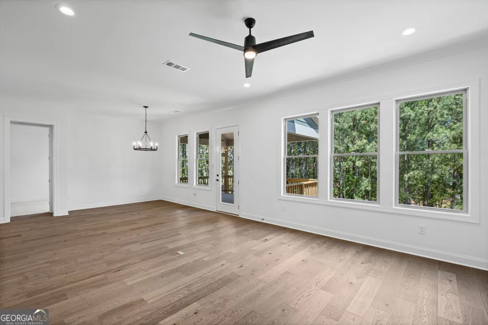 708 Woodlake CT Canton, GA 30114