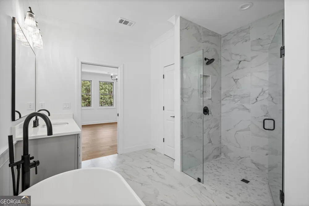 708 Woodlake CT Canton, GA 30114