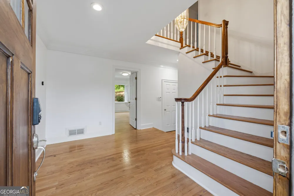 1809 Shelburne RDG Marietta, GA 30068