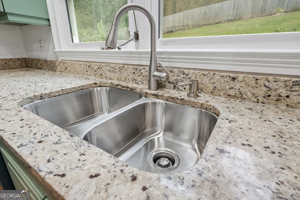 1809 Shelburne RDG Marietta, GA 30068