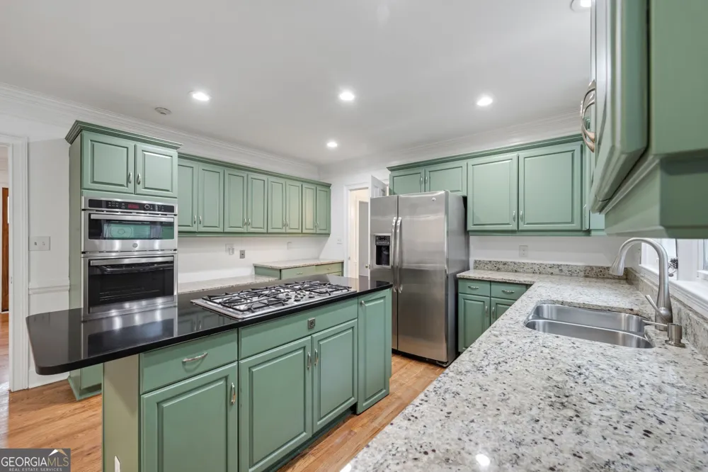 1809 Shelburne RDG Marietta, GA 30068