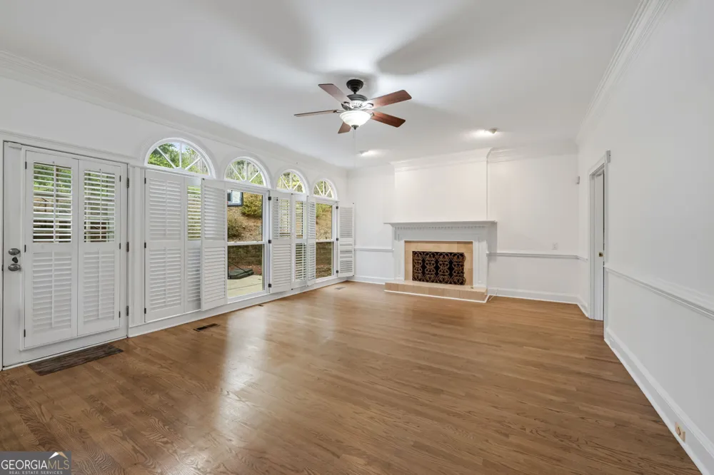 1809 Shelburne RDG Marietta, GA 30068