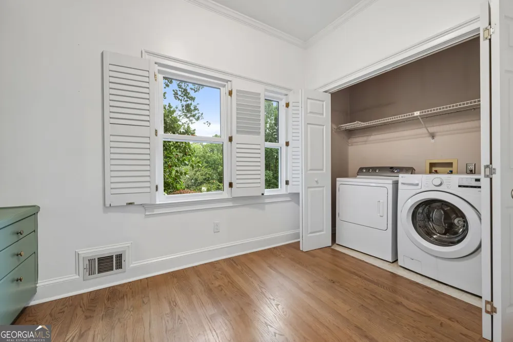 1809 Shelburne RDG Marietta, GA 30068