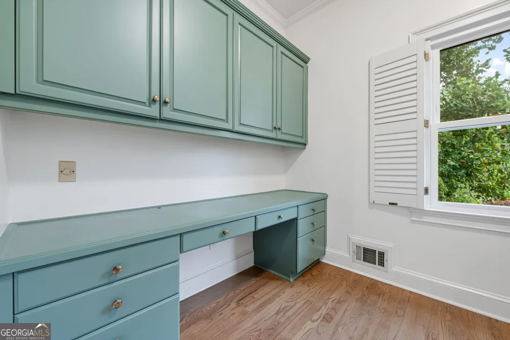 1809 Shelburne RDG Marietta, GA 30068