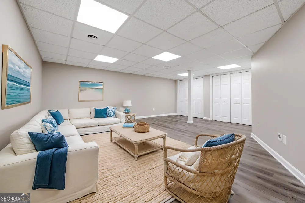 1809 Shelburne RDG Marietta, GA 30068
